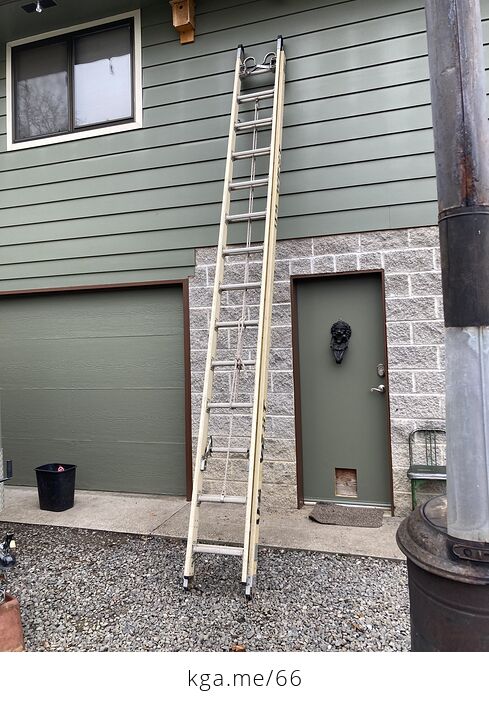 28 Ft Extension Ladder for Electrician and Lineman Fiberglass and 53 Pounds - #w6cgAB6JF2c-1