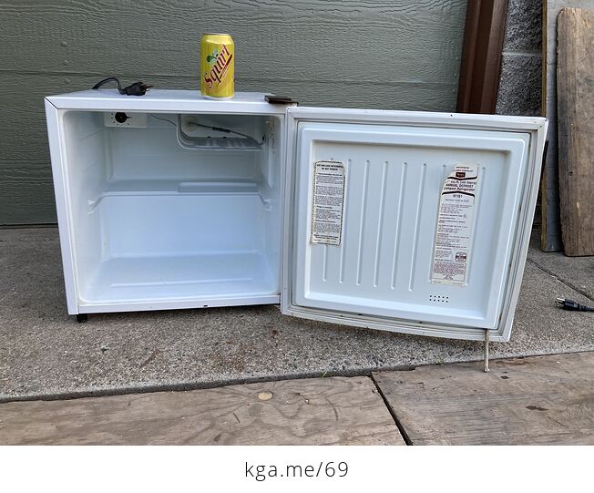 Compact Fridge with Mini Freezer Compartment 17 Cuft by Kenmore - #6Ghbqu0S15Y-2