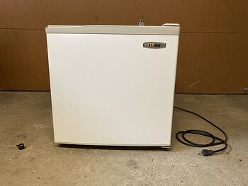 Compact Refrigerator and Freezer by Haier Bc 50p #LHgBSadaBX8