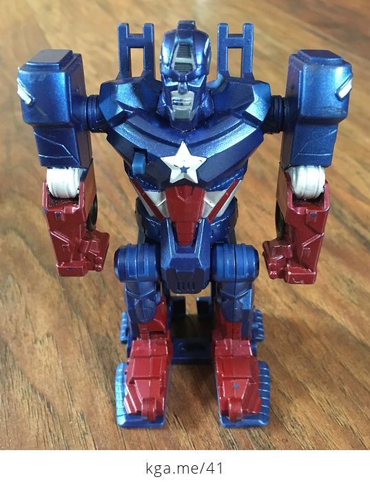 Marvel the Avengers Flip and Attack Captain America Ultra 4x4 Transformers - #tkJPkWBO21U-1