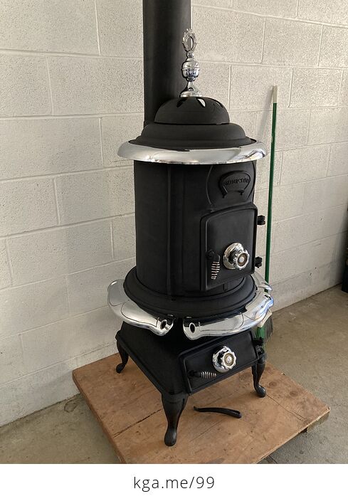 Old Pot Belly Parlor Coal and Wood Stove with Hot Cook Plate - #ioaLUuv9pI0-11