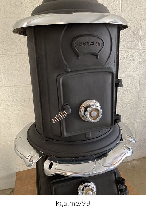 Old Pot Belly Parlor Coal and Wood Stove with Hot Cook Plate - #ioaLUuv9pI0-3